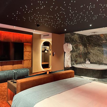 Hotel Restaurant Van Der Valk Nivelles-Sud Екстер'єр фото