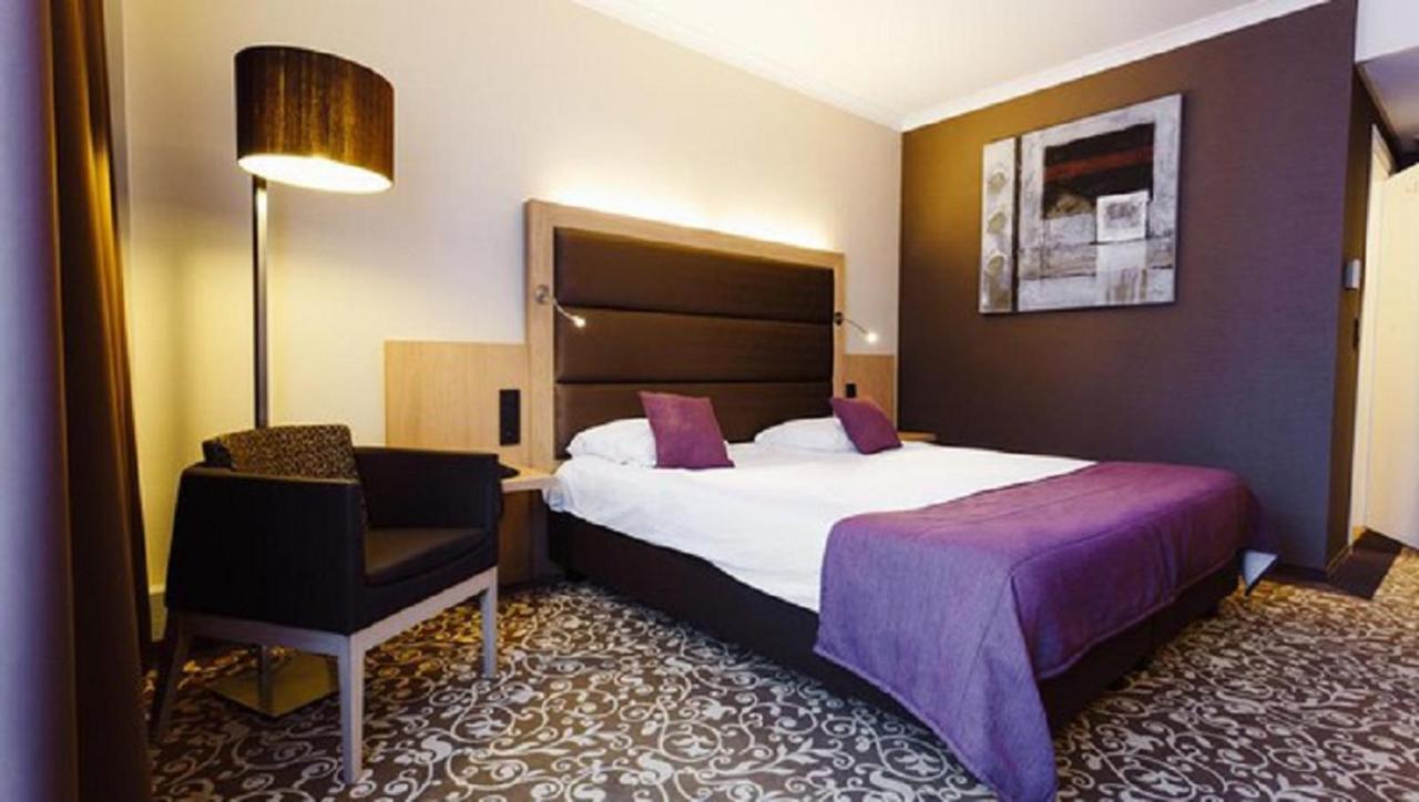 Hotel Restaurant Van Der Valk Nivelles-Sud Екстер'єр фото